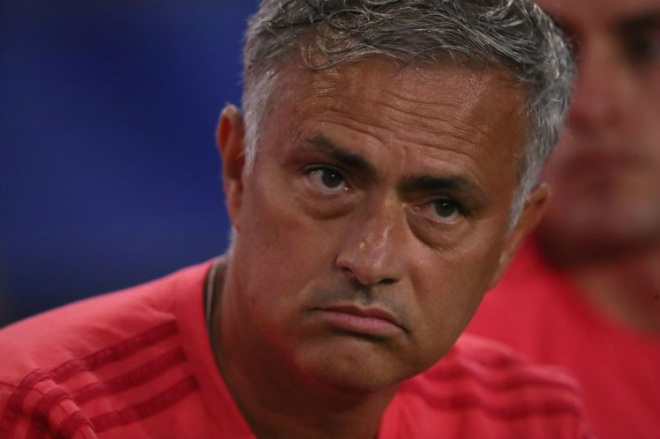 MU đổi chiến thuật 3-5-2: Hạ đẹp Real, Mourinho mơ "bom tấn" hàng thủ - 2