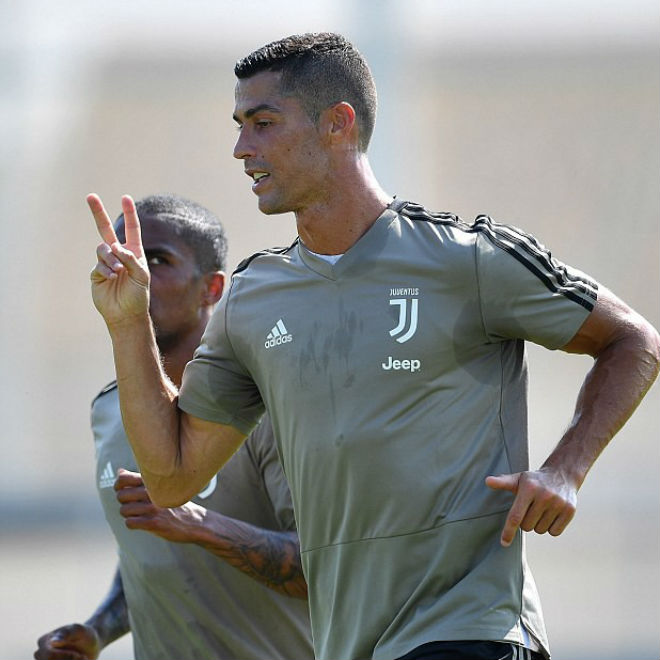 Ronaldo "gây bão" Juventus: Thi triển tuyệt kĩ "dị" như Công Phượng U23 - 3