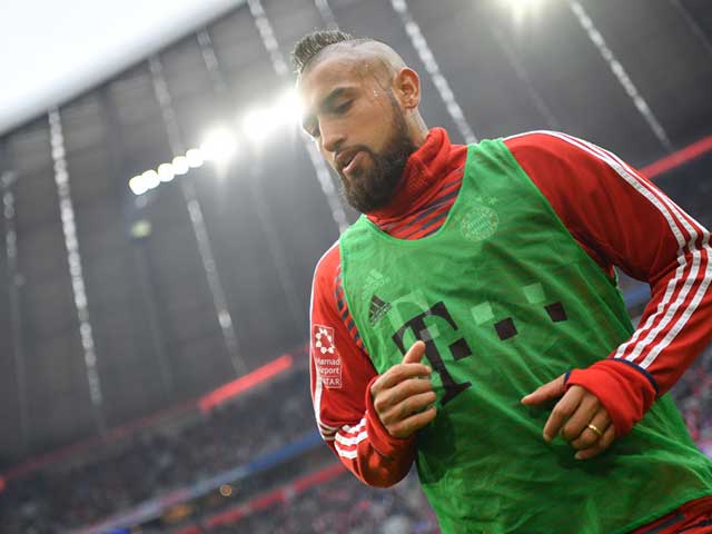 "Bom tấn" chấn động Barca: &ldquo;Đầu gấu&rdquo; Vidal s&aacute;t c&aacute;nh Messi, ra mắt h&ocirc;m nay