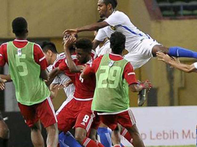 Chấn động b&oacute;ng đ&aacute; ASIAD: U23 Malaysia mạnh tay, &iacute;t nhất 4 cầu thủ "ăn đ&ograve;n"