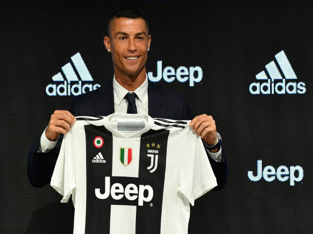 Ronaldo &ldquo;x&aacute;t muối&rdquo; Real: Y&ecirc;u Juventus từ b&eacute;, thống trị Serie A đến 2022