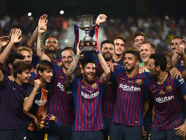 Barca v&ocirc; địch Si&ecirc;u c&uacute;p: B&aacute;o ch&iacute; ch&ecirc; đ&aacute; tẻ nhạt, Suarez bị "đ&aacute;nh hội đồng"
