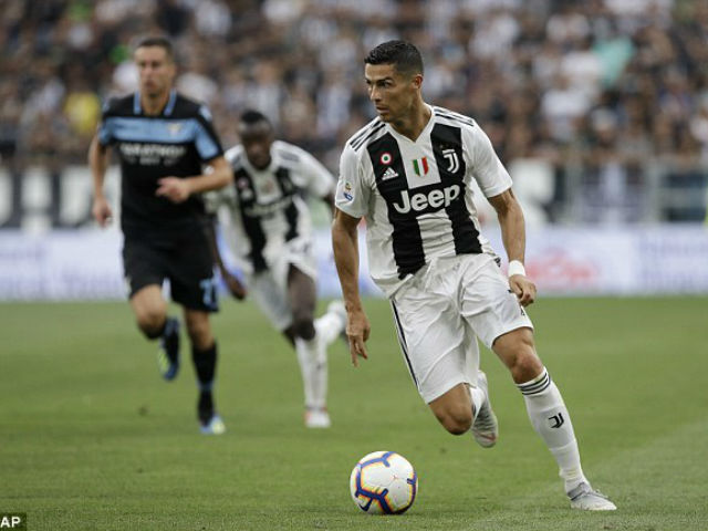 Ronaldo vẫn tịt ngòi: HLV Juventus tung chiêu &#34;giải vía&#34; siêu sao