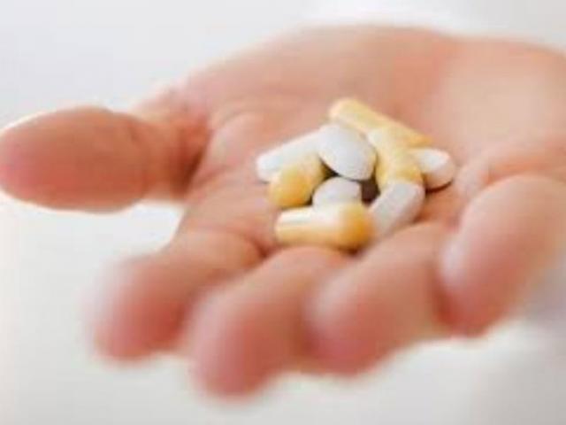 Thiệt mạng vì dùng rượu uống thuốc cảm