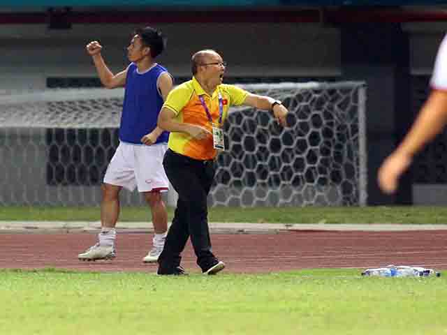 U23 Việt Nam: Park Hang Seo bật tung cảm x&uacute;c, chỉ đạo như Sir Alex