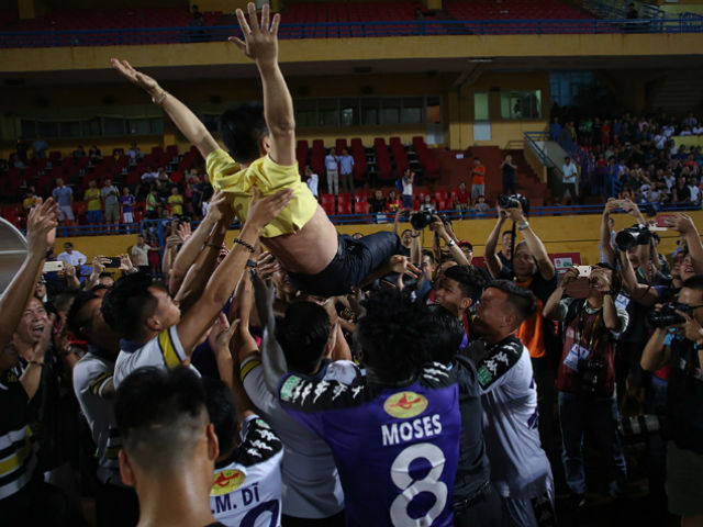 Bầu Hiển "bung lụa" n&acirc;ng tầm H&agrave; Nội FC, rạng rỡ ch&acirc;u &Aacute; như U23 Việt Nam