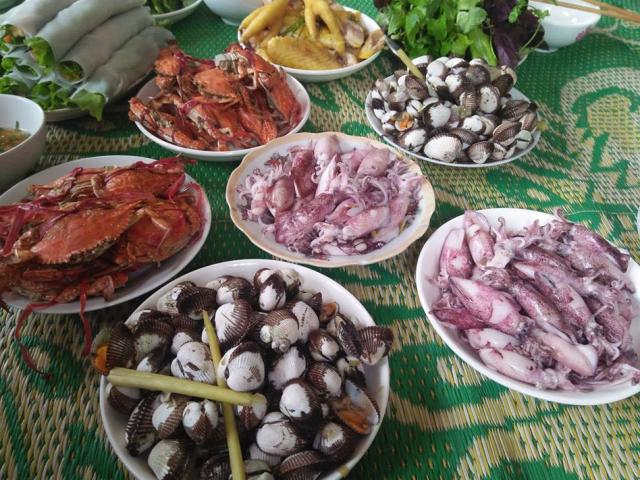 Học lỏm cách chế biến hải sản cực ngon mà đơn giản của dân biển Quảng Ninh!
