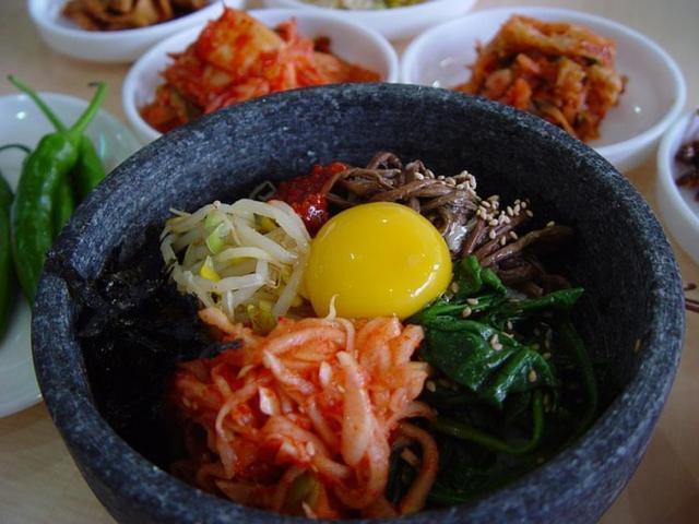 Chỉ là những món ăn hằng ngày tại Hàn Quốc nhưng du khách nào cũng &#34;nghiện&#34; vì quá ngon