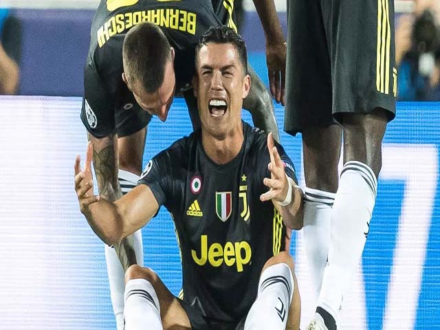 Ronaldo & &aacute;c mộng chưa dứt: Treo gi&ograve; C&uacute;p C1, mất lu&ocirc;n FIFA The Best?