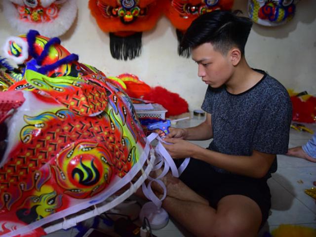 Clip: Trắng đêm "nước rút" sản xuất đầu lân trước thềm trung thu Clip: Trắng đêm "nước rút" sản xuất đầu lân trước thềm trung thu
