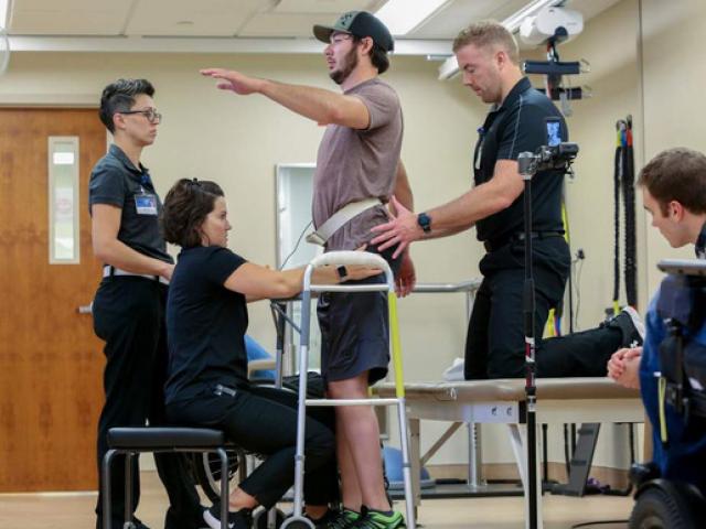 Kích điện, nửa người đã chết của chàng trai sống dậy!