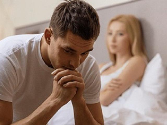 Những lý do không ngờ khiến "cậu nhỏ" đột ngột xìu khi đang "lâm trận"