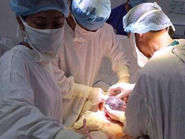 Kỳ diệu, mẹ suy thận giai đoạn cuối vẫn sinh con khỏe mạnh