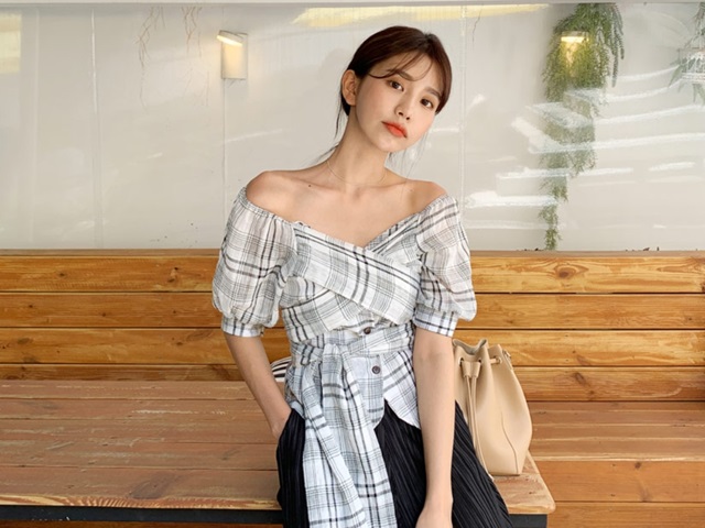 Sơ mi kẻ mặc theo 4 cách này còn lo gì nhàm chán?