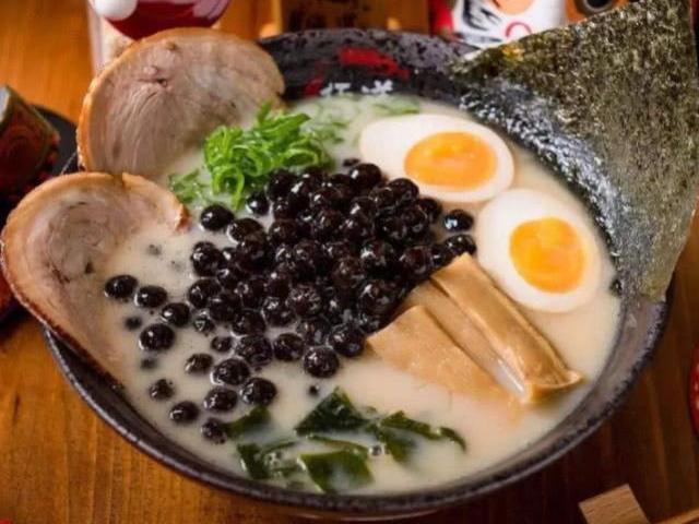 Món ramen &#34;ngọc trai&#34; tạo nên cơn sốt ở Nhật Bản nhưng khiến nhiều người kinh hãi