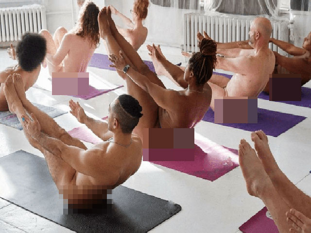 2 môn tập bị quy về &#34;thể thao khiêu dâm&#34;: Yoga khỏa thân, suối nguồn tươi trẻ là gì?