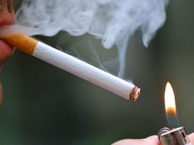 Hút thuốc lá 30 năm, quý ông 52 tuổi mang 3 bệnh ung thư cùng lúc Hút thuốc lá 30 năm, quý ông 52 tuổi mang 3 bệnh ung thư cùng lúc