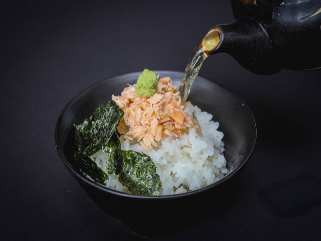 Món ăn từng &#34;đuổi khách&#34; bây giờ được nâng tầm thành quốc hồn ẩm thực Nhật