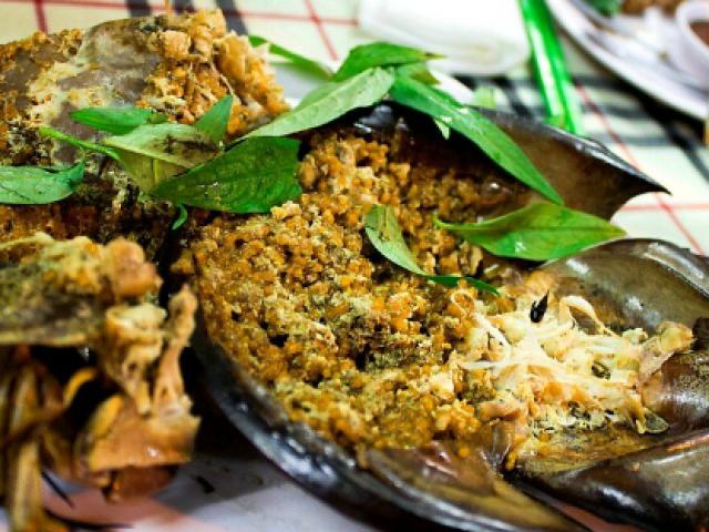 Bún tôm, sam biển lạ miệng khi đến vùng biển Cát Bà