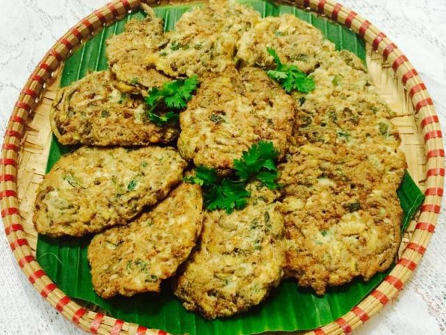 Mùa rươi - Làm chả rươi thơm nức chiêu đãi cả nhà Mùa rươi - Làm chả rươi thơm nức chiêu đãi cả nhà