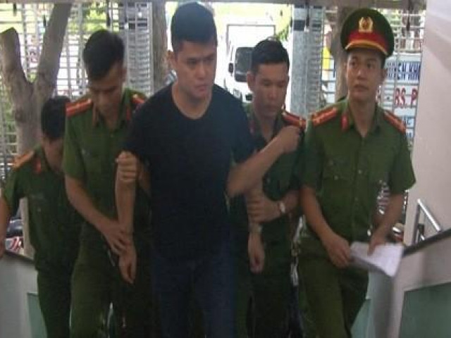 Video: Hé lộ nguyên nhân vị bác sĩ da liễu ở Huế bị bắt giam