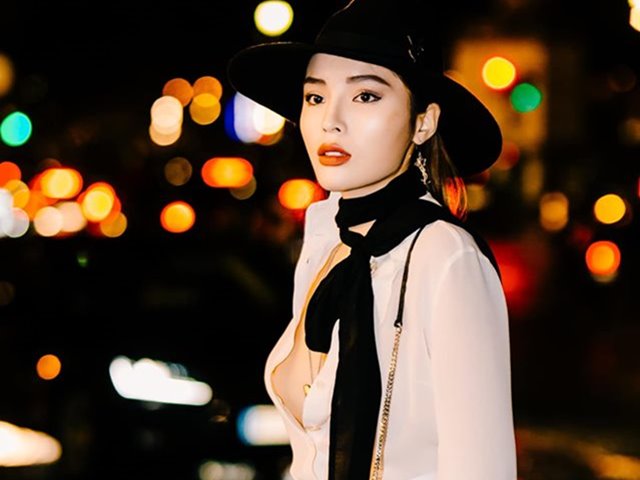 Kỳ Duyên làm gì để mặc sơ mi trắng buông gần hết cúc vẫn không hớ hênh?