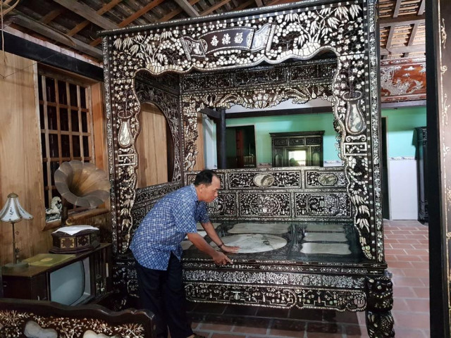 Độc đáo chiếc giường cổ có giá bạc tỷ ở Đồng Tháp Độc đáo chiếc giường cổ có giá bạc tỷ ở Đồng Tháp