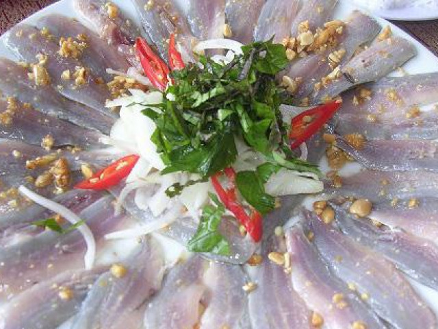 Bình Định: Thứ gỏi cá được ví như “sushi“ phiên bản Việt, tươi rói, giòn tan, nồng nàn vị biển