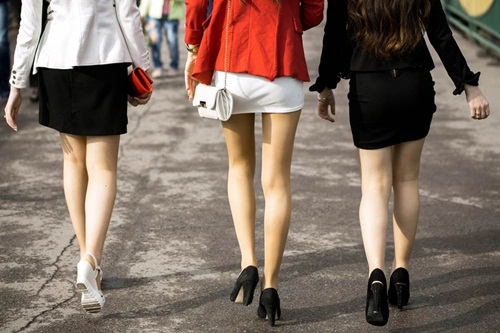 Quần jean, giày cao gót...: Những món thời trang thay đổi thế giới - 8