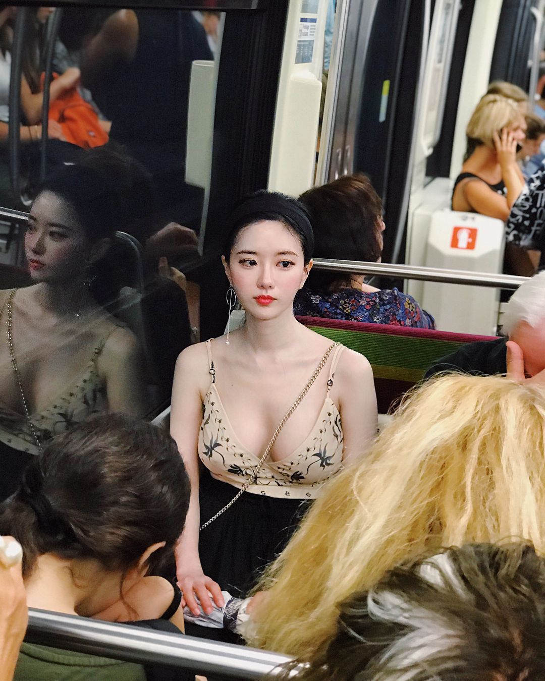 Nguyên tắc thời trang giúp thiếu nữ xứ Hàn khéo hút ánh nhìn nơi công cộng - 3