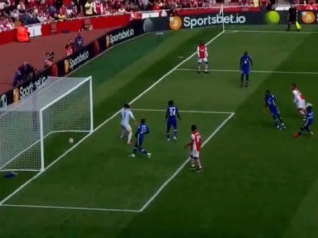 Choáng Arsenal bị “cướp“ bàn thắng trắng trợn, y hệt “thảm họa“ Lampard 2010