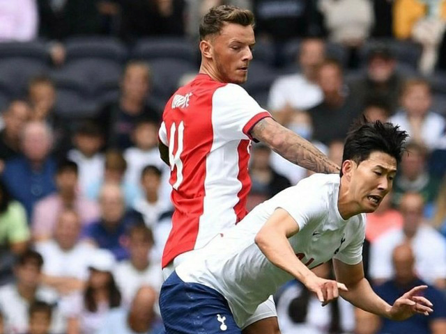 Arsenal mua trung vệ 50 triệu bảng: Hàng thủ vẫn “tấu hài“, khó vào top 4
