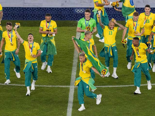 ĐT Olympic Brazil coi thường nhà tài trợ hệt Ronaldo, hứng “bão“ chỉ trích