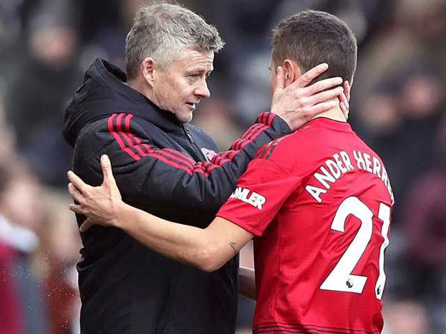 MU dễ tái ngộ Herrera: Solskjaer đem Pogba làm “mồi nhử“ sửa chữa sai lầm