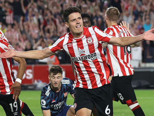 “Tý hon“ Brentford hạ Arsenal dẫn đầu NHA gây sốc, từng khiến MU toát mồ hôi