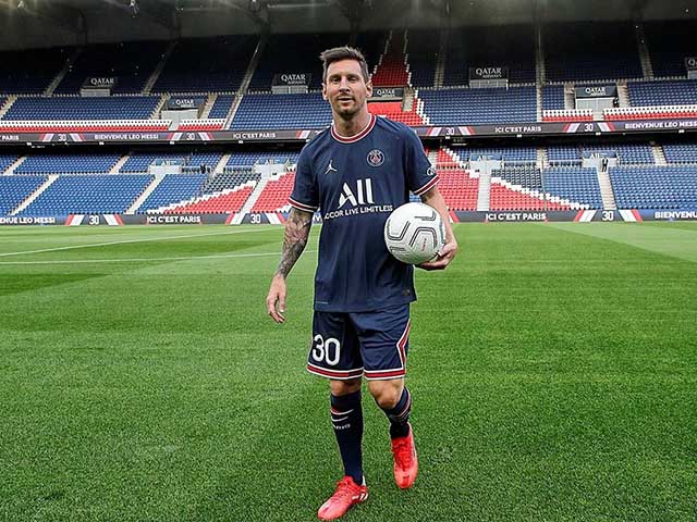 Tin mới nhất Messi đến Paris triệu fan chờ ra sân: Có đá trận PSG đêm nay?