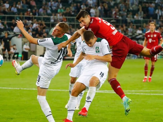 Video Monchengladbach - Bayern Munich: Lewandowski tỏa sáng giải cứu “Nhà vua“ (Vòng 1 Bundesliga)