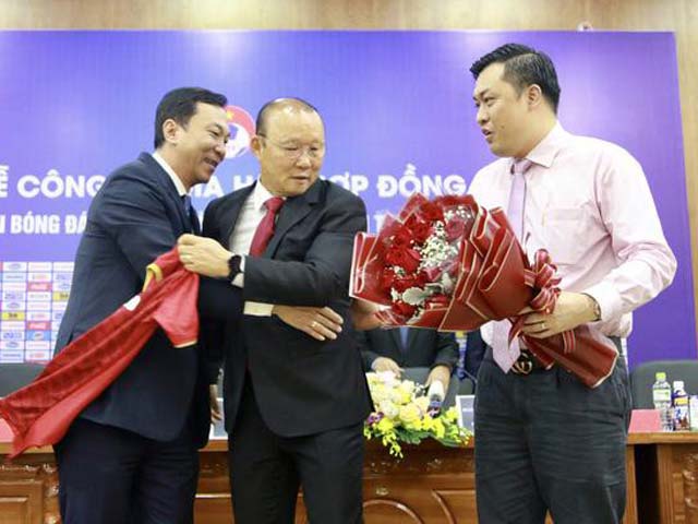 VFF bác tin HLV Park Hang Seo sang Thái Lan