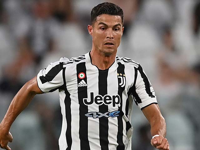 Hé lộ mức lương Man City đề nghị Ronaldo, Juventus không nhận đồng nào