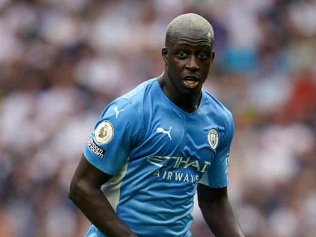 SAO Man City bị cáo buộc hiếp dâm đón thêm tin dữ, định đoạt ngày “đền tội“