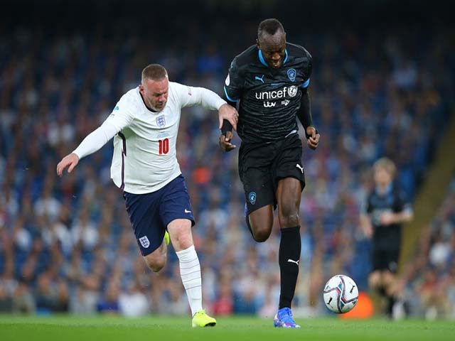 Rooney chạy đua với Usain Bolt, SAO già tuyển Anh thua 0-3 trước đội siêu sao thế giới