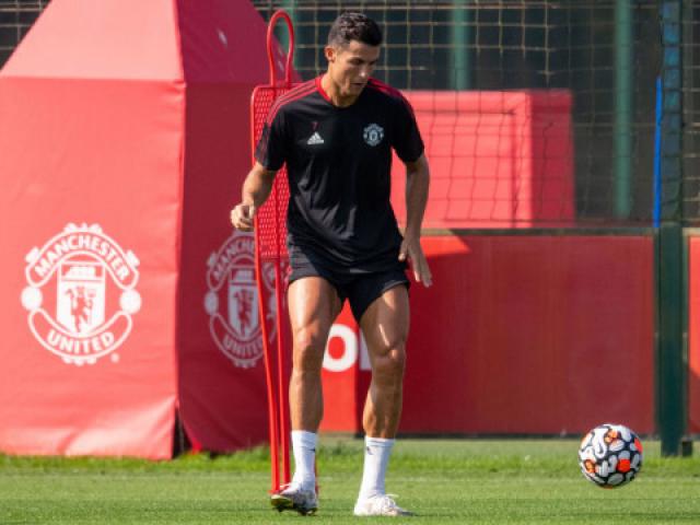 Ronaldo tái hợp MU bị cựu sao Liverpool trù ẻo, Schmeichel đáp trả cực gắt
