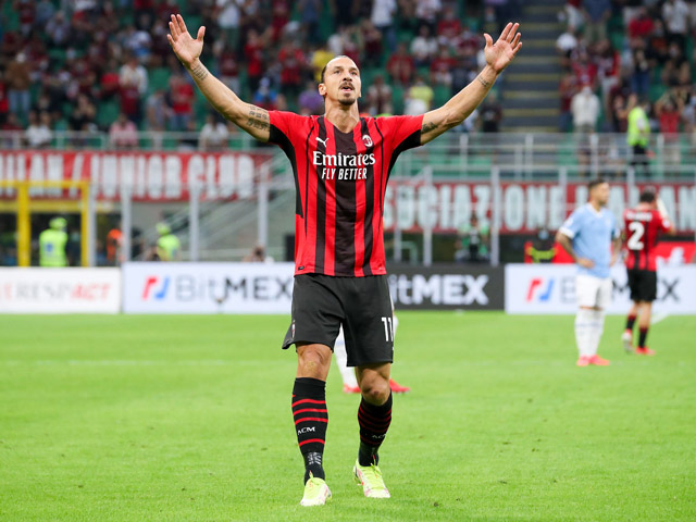 Ibrahimovic lập kỷ lục trong ngày tái xuất, dính lùm xùm khiến HLV Sarri bị đuổi