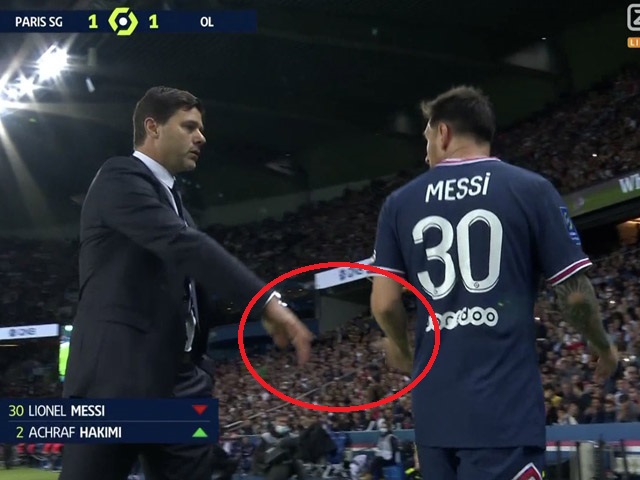 Messi đối mặt hóa “chân gỗ“, từ chối bắt tay HLV Pochettino khi bị thay ra sân