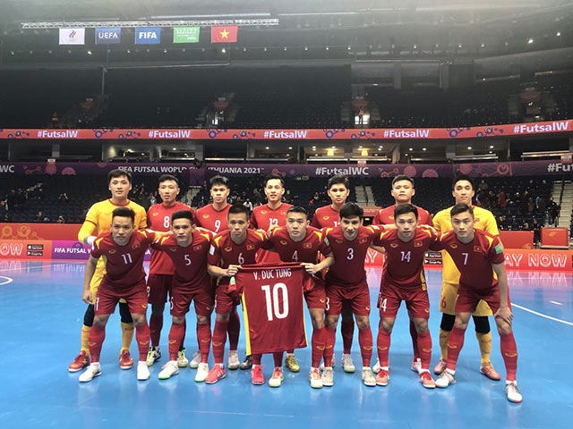 HLV Phạm Minh Giang xúc động cảm ơn người hâm mộ “tiếp lửa“ ở Futsal World Cup