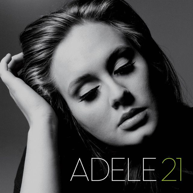 Adele sau giảm cân đẹp lộng lẫy trong chiếc váy Schiaparelli đen trắng - 4