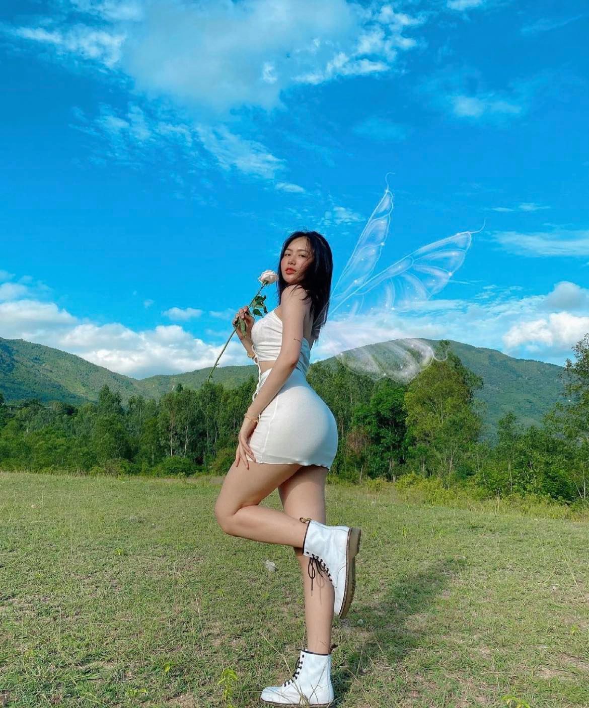 Hot girl Nha Trang quyến rũ với váy lụa - 5