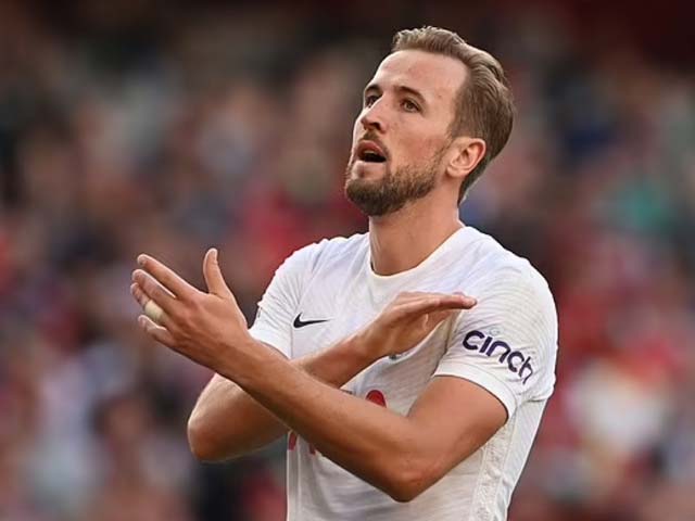 Harry Kane “tấu hài” biếu bàn thắng cho Arsenal bị fan châm chọc không ngớt