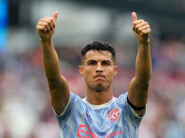 Thực hư tin Ronaldo bất ngờ muốn làm HLV trưởng MU
