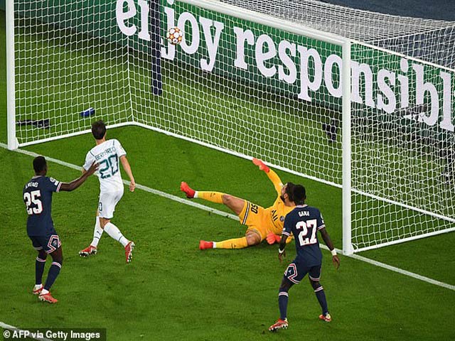 “Tội đồ“ Man City bỏ lỡ không tưởng trước PSG, hứng “gạch đá“ từ mạng xã hội